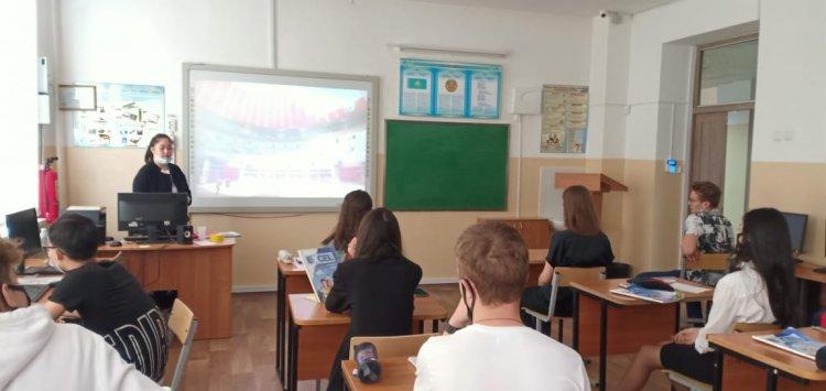 В гимназии проходит декада английского языка