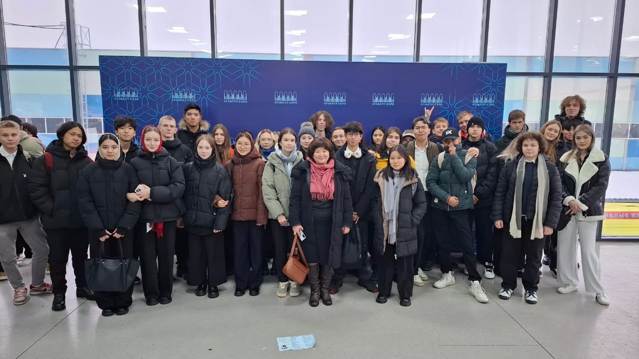 «Білім және мансап» көрмесіне бару. Посещение выставки "Образование и карьера"