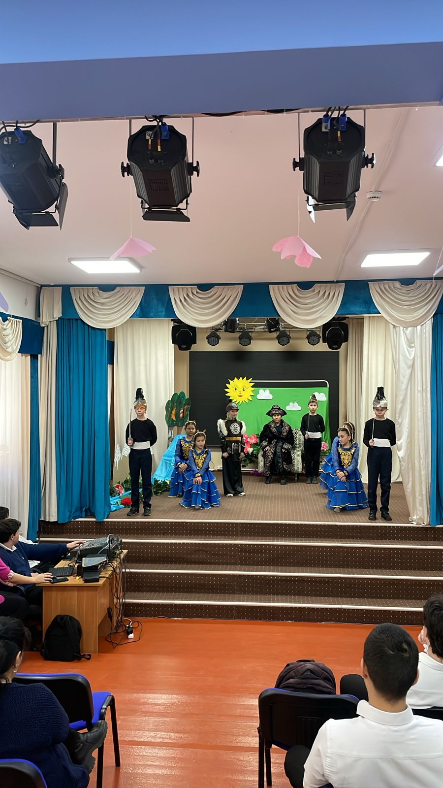 Қазақ тілі онкүндігінің ашылуы. Открытие декады казахского языка