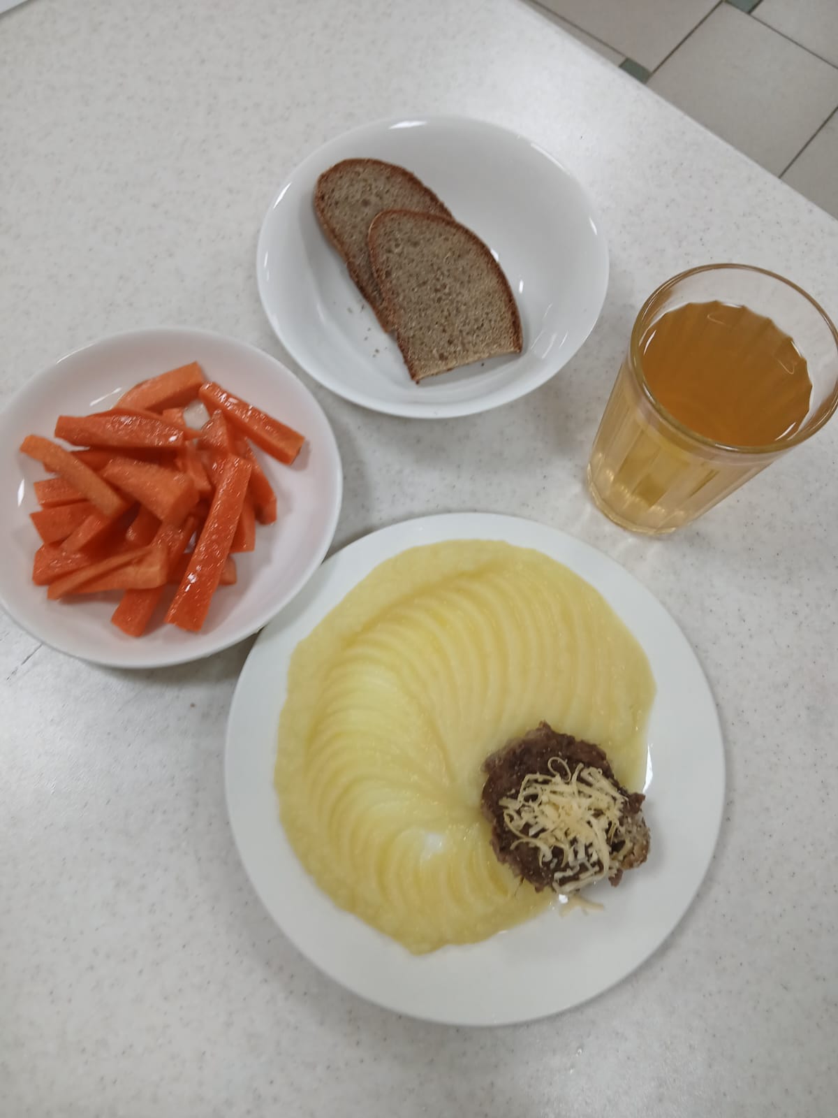 Бюджет қаражаты есебінен орта білім беру ұйымдарында білім алушыларды тегін тамақтандыруды ұйымдастыру үшін төрт апталық ас мәзірі